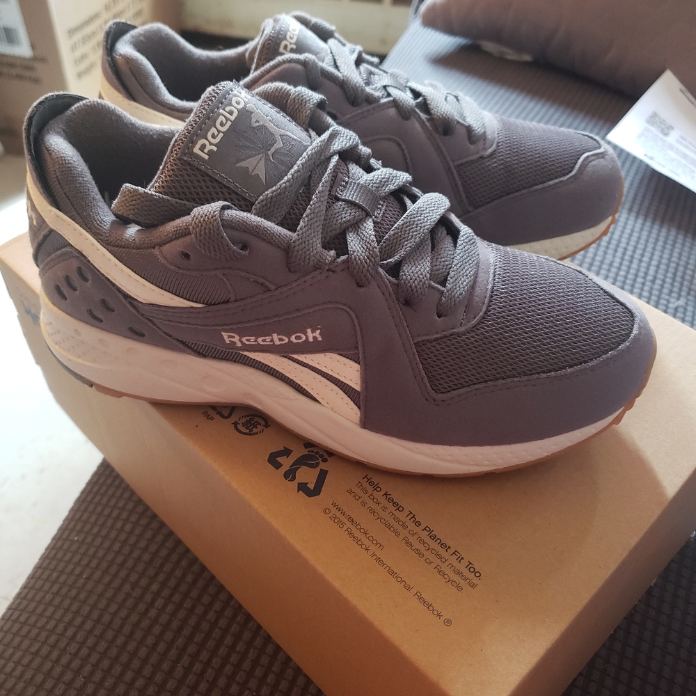 Kids Reebok sneakers Size 4.5